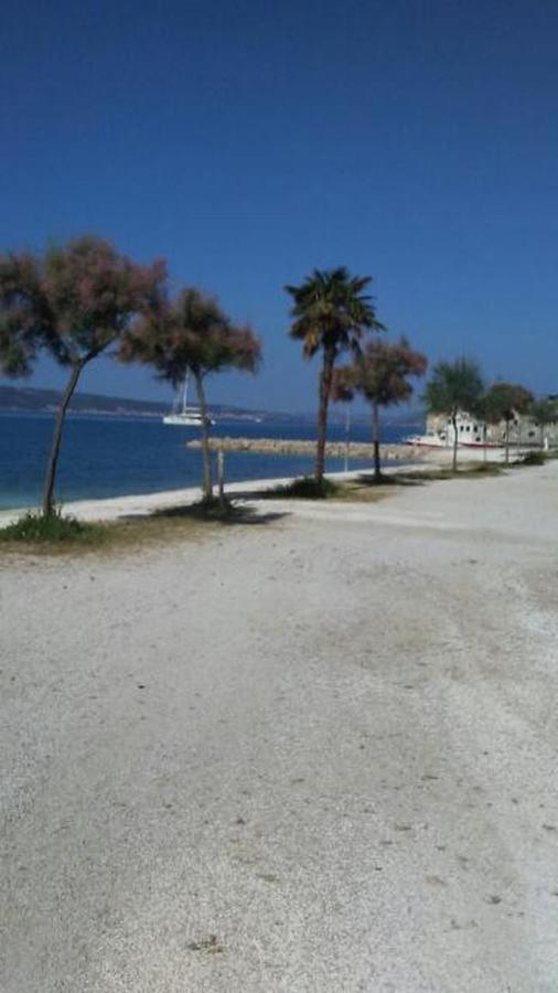 Apartments Toma Kaštela Exteriör bild